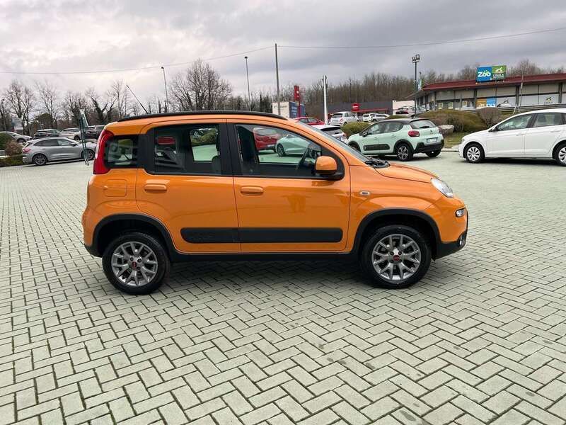 Usata Fiat Panda 4x4 S 86 CV (63 kW) 2017 Arancione Utilitaria