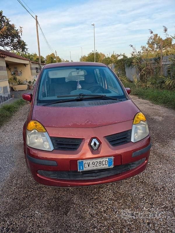 Rosso Usata 2005 Renault Modus Monovolume | 1125 € - Immagine 1/4