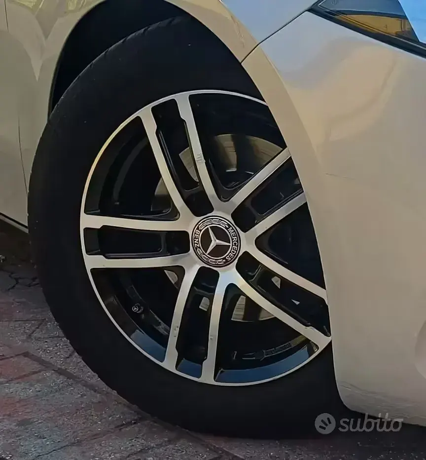 Usata Mercedes A180 136 CV (100 kW) 2021 Grigio Berlina