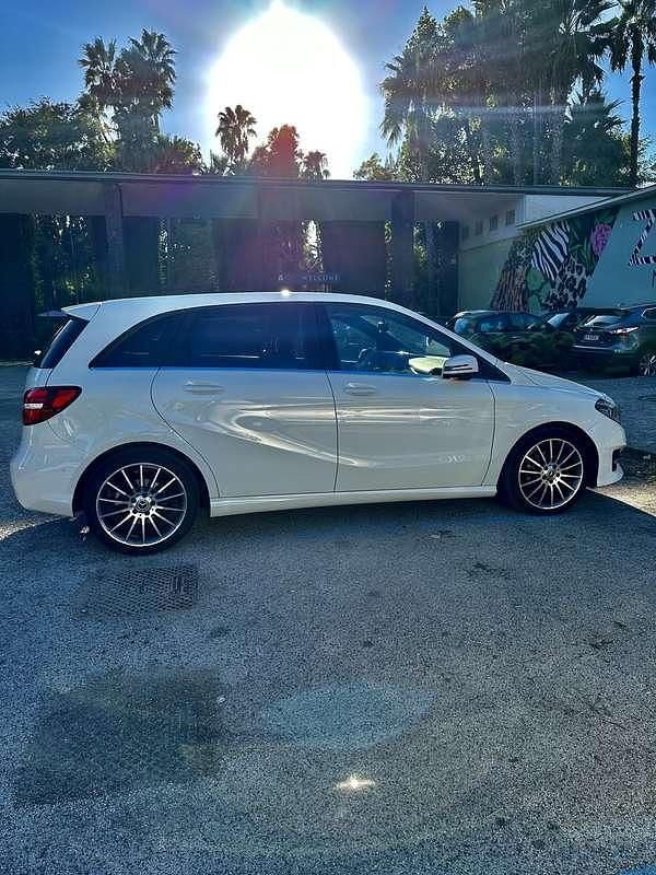 Usata Mercedes 200 156 CV (114 kW) 2017 Bianco Monovolume