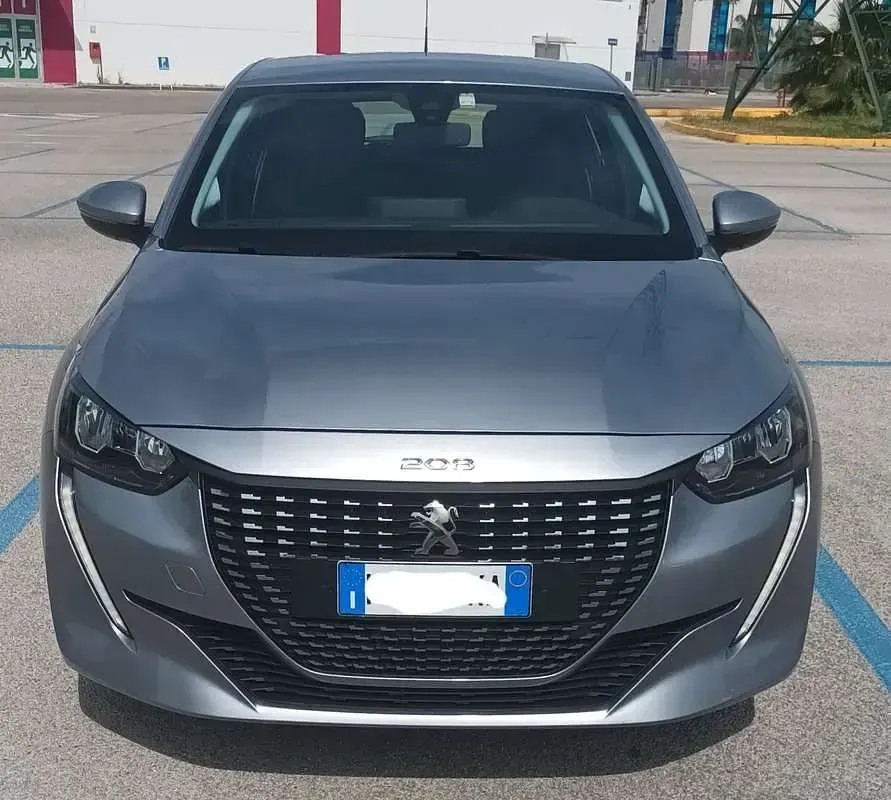 Usata Peugeot 208 Active 101 CV (74 kW) 2021 Grigio Utilitaria