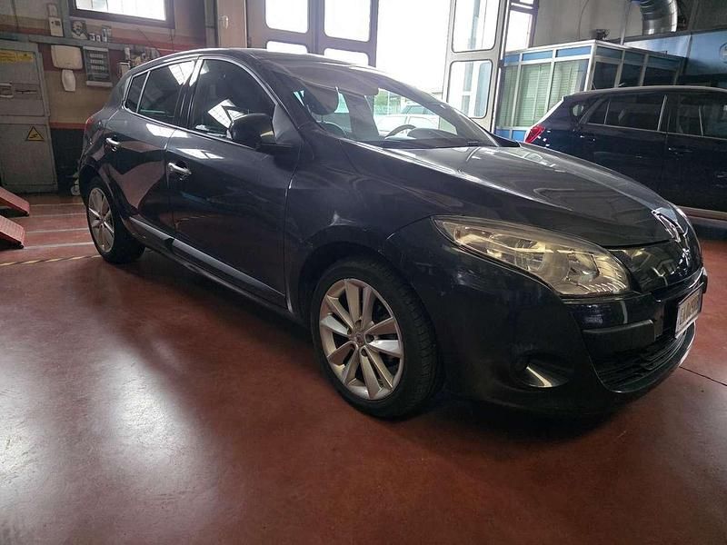Other Usata 2010 Renault Mégane Luxe Tre volumi | 5700 € (Buon prezzo) - Immagine 1/4
