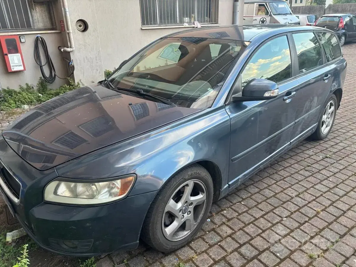 Usata Volvo V50 115 CV (84 kW) 2011 Grigio Station wagon