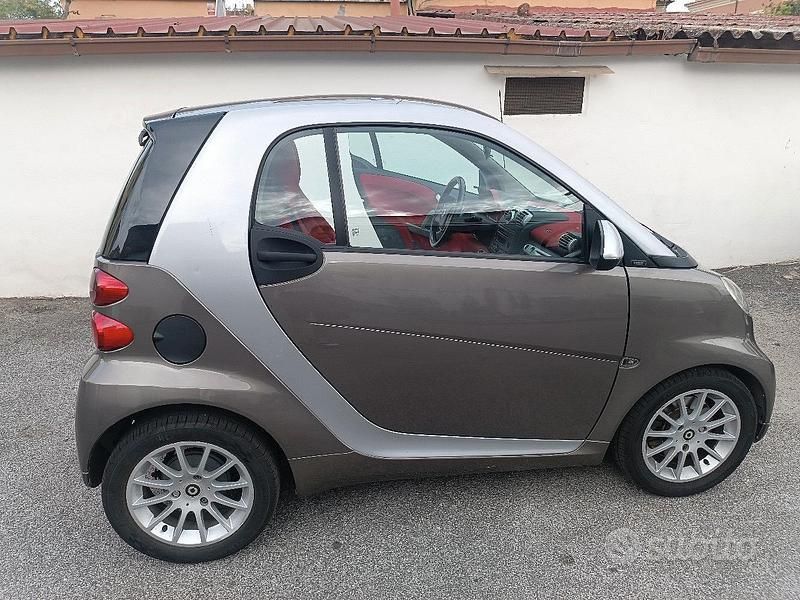 Usata Smart ForTwo Coupé 54 CV (39 kW) 2010 Utilitaria