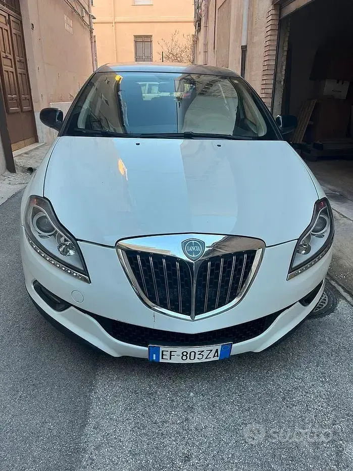 Usata Lancia Delta 130 CV (95 kW) 2011 Bianco Utilitaria