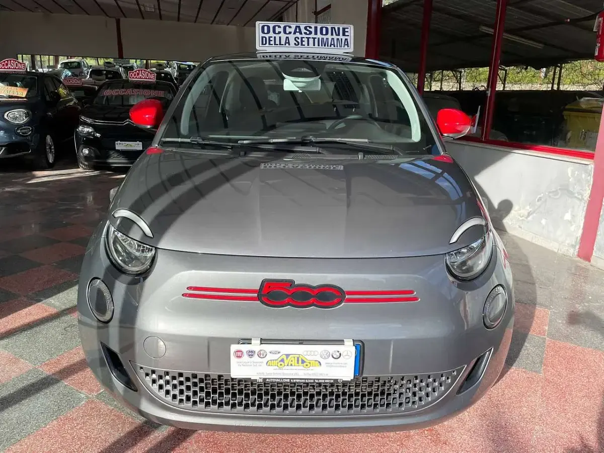 Usata Fiat 500e Red 42 kW (58 CV) 2021 Grigio medio met. Utilitaria
