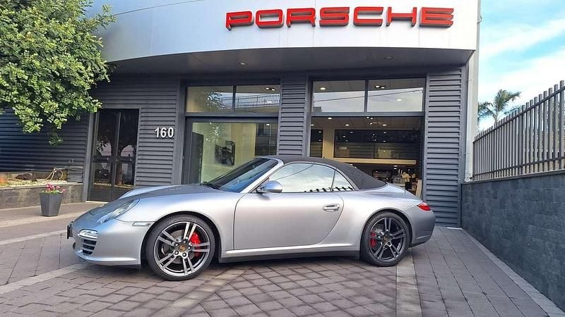 Usata Porsche 911 Carrera 4S Cabriolet 385 CV (283 kW) 2011 Argento metallizzato Cabrio
