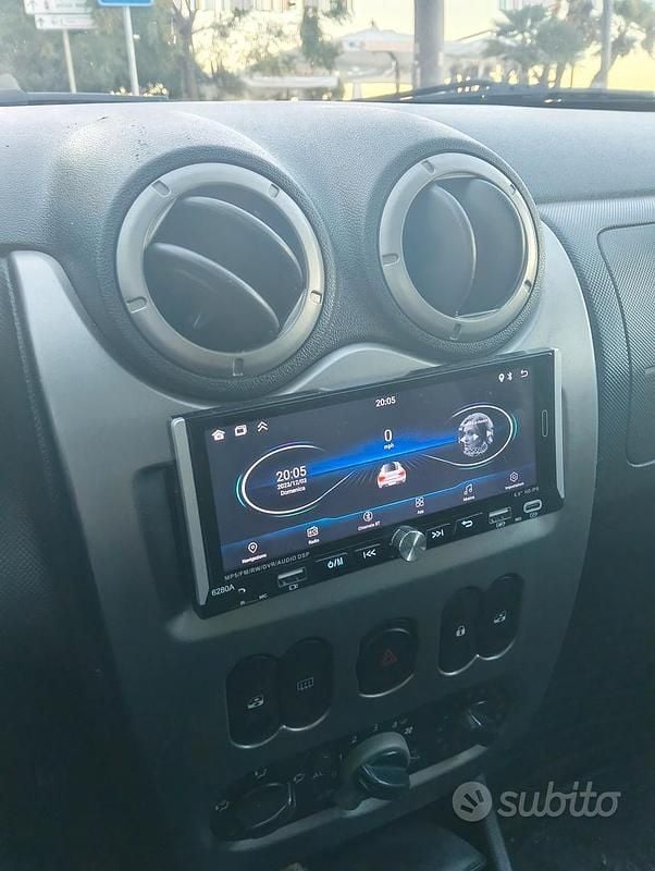 Usata Dacia Sandero 90 CV (66 kW) 2011 Grigio SUV