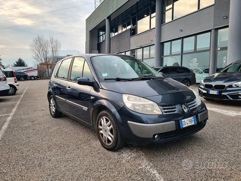 Usata Renault Scénic II Dynamique 111 CV (81 kW) 2006 Grigio Monovolume