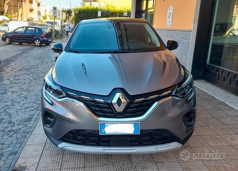 Usata Renault Captur Intens 100 CV (73 kW) 2020 Grigio SUV