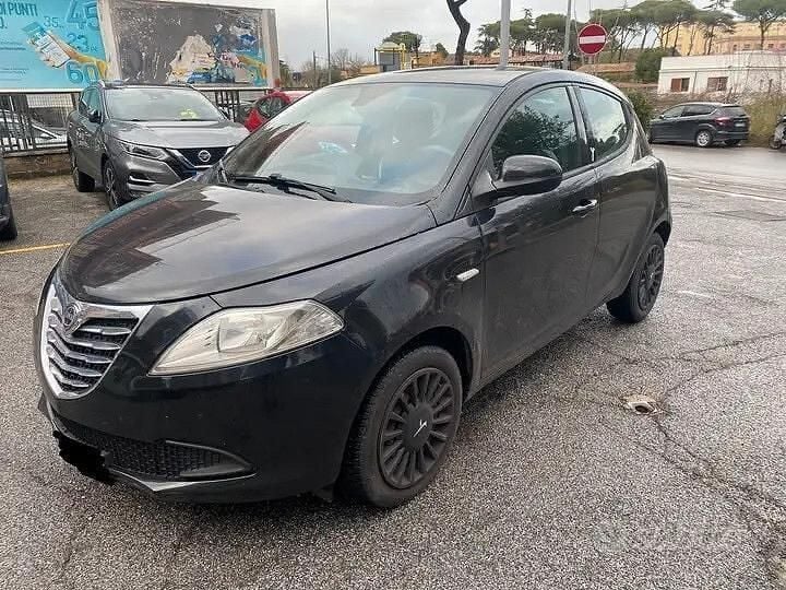 Grigio Usata 2014 Lancia Ypsilon S Utilitaria | 4800 € (Super prezzo) - Immagine 1/4
