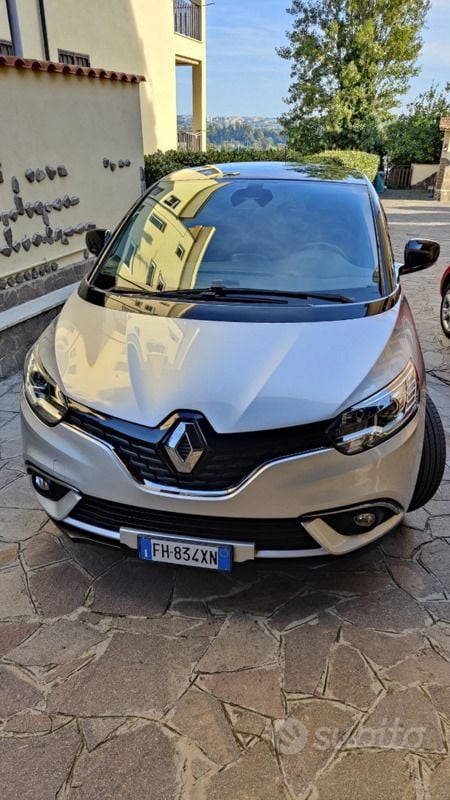 Usata Renault Scénic IV Business 110 CV (80 kW) 2017 Grigio Monovolume