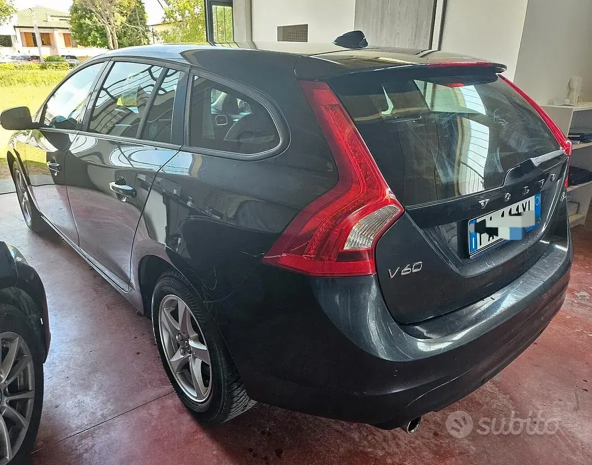 Usata Volvo V60 Kinetic 115 CV (84 kW) 2015 Grigio Station wagon