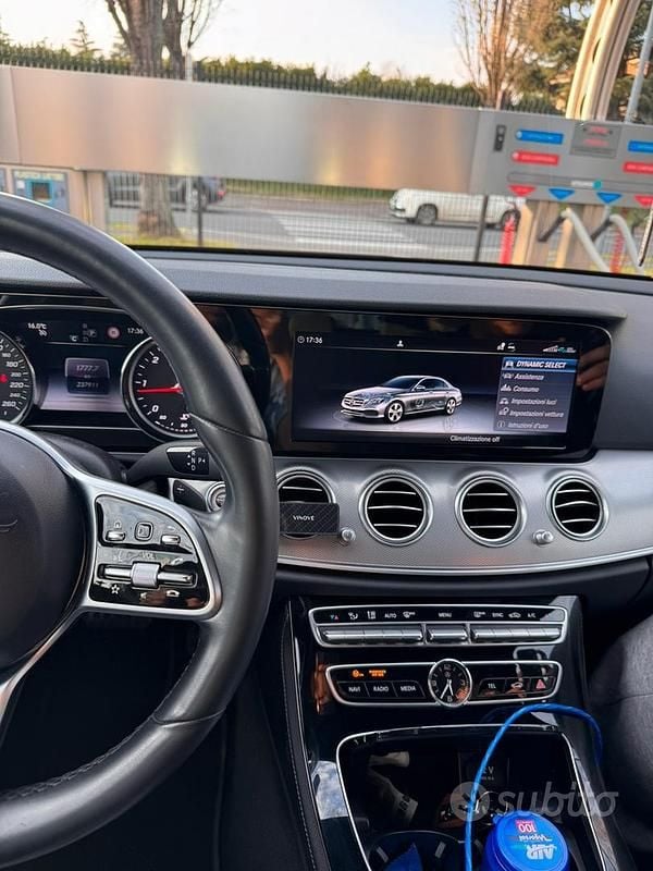 Usata Mercedes E220 184 CV (135 kW) 2019 Nero Berlina