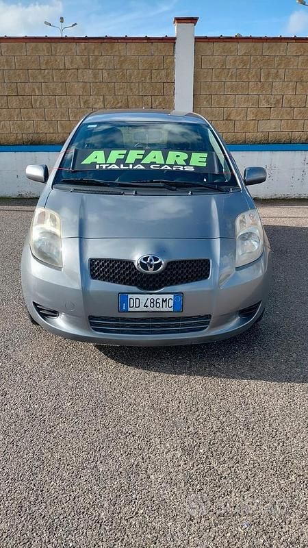 Usata Toyota Yaris 2006 Grigio Berlina