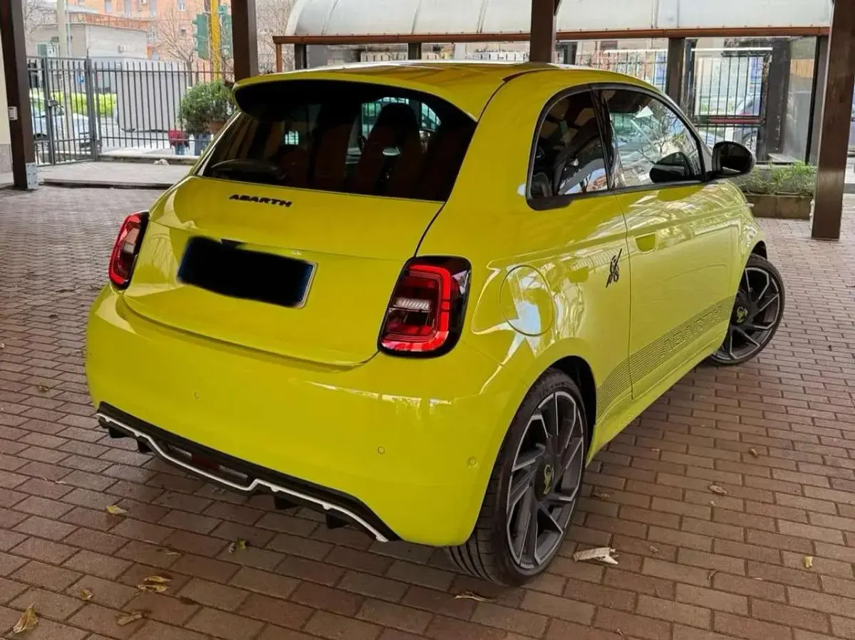 Usata Abarth 500e Turismo 47 kW (64 CV) 2025 Giallo Utilitaria