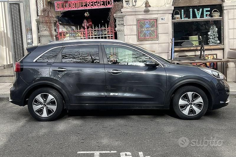 Usata Kia Niro 105 CV (77 kW) 2020 Grigio SUV