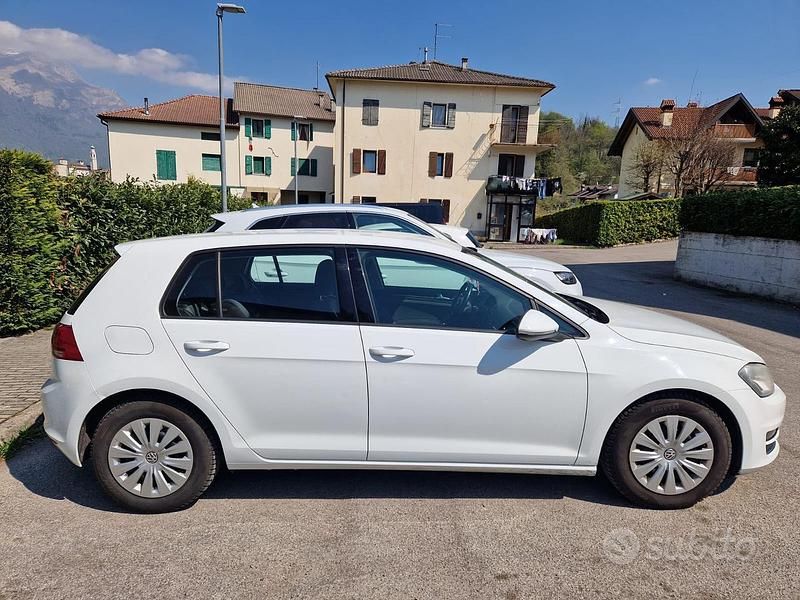 Usata VW Golf VII Comfortline 150 CV (110 kW) 2013 Bianco Utilitaria