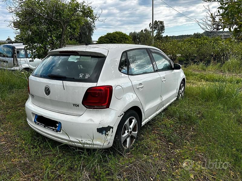 Begagnad VW Polo Comfortline 90 HK (66 kW) 2012 Vit Halvkombi