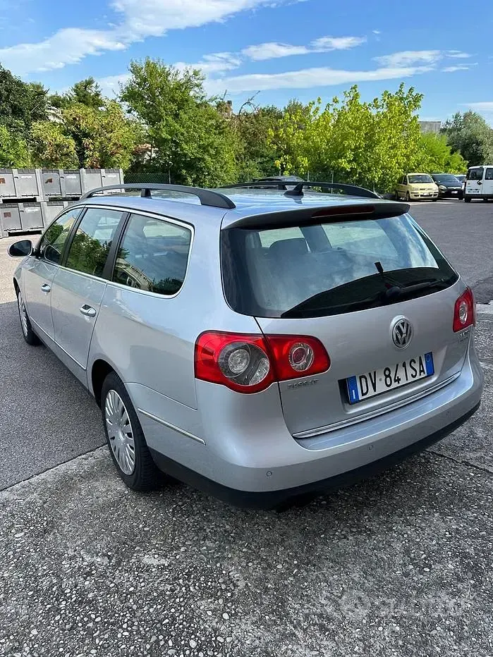 Usata VW Passat Highline 140 CV (102 kW) 2009 Grigio Station wagon