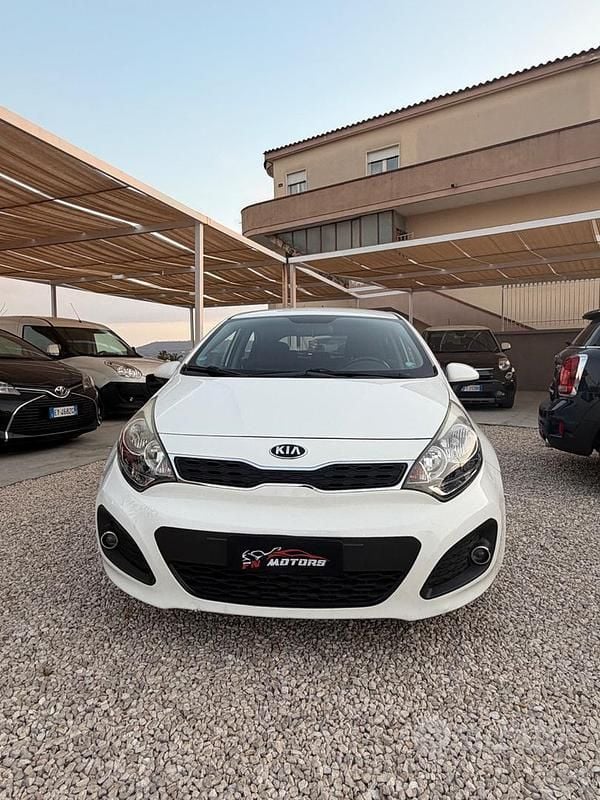 Usata Kia Rio 2014 Bianco Berlina