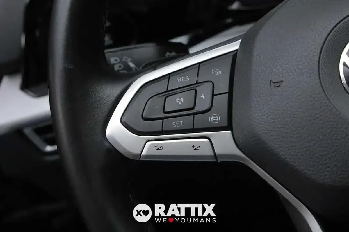 Usata VW Golf VII Life 150 CV (110 kW) 2021 Nero Utilitaria