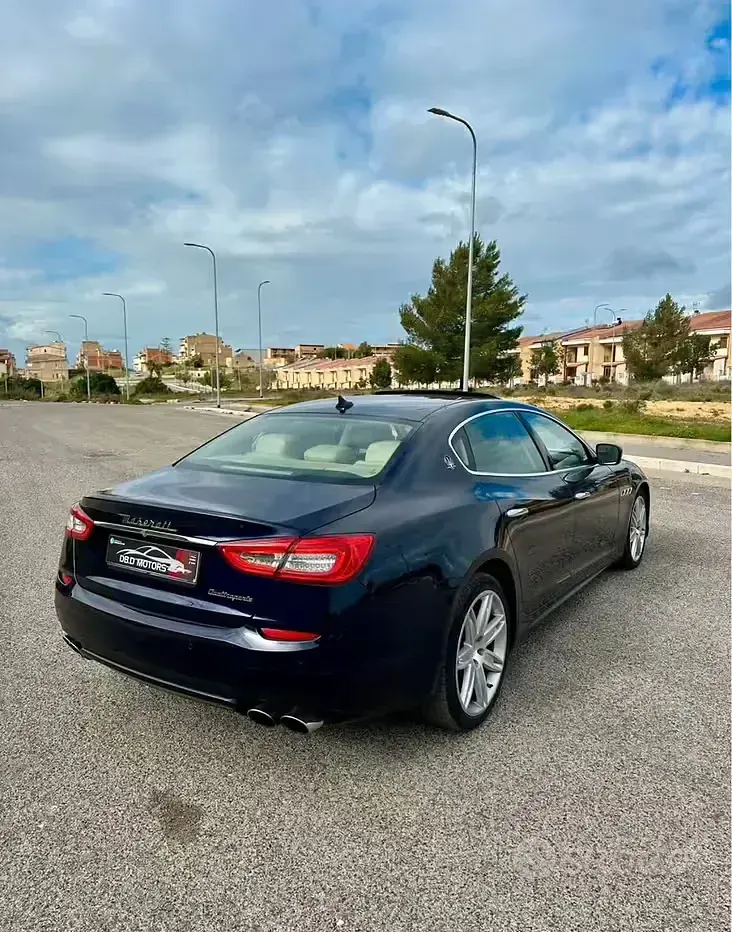 Usata Maserati Quattroporte 275 CV (202 kW) 2015 Bluazzurro Berlina