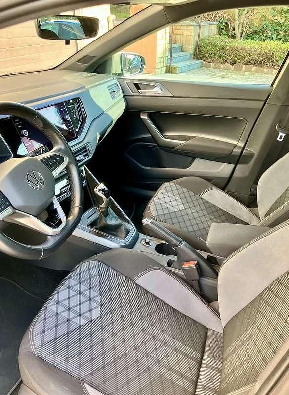 Usata VW Polo R-line 95 CV (69 kW) 2023 Beige Utilitaria