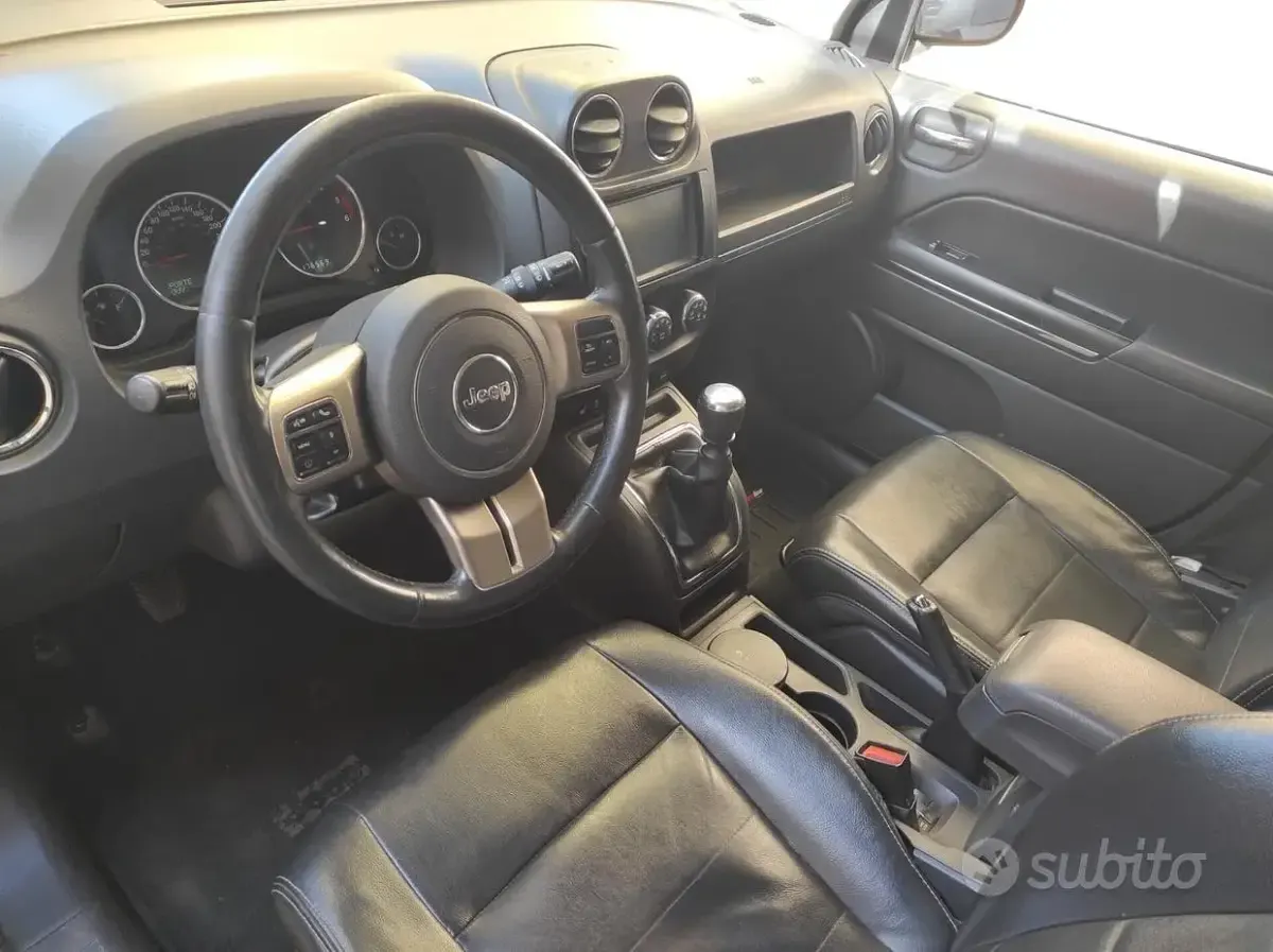 Usata Jeep Compass 163 CV (119 kW) 2013 Grigio SUV
