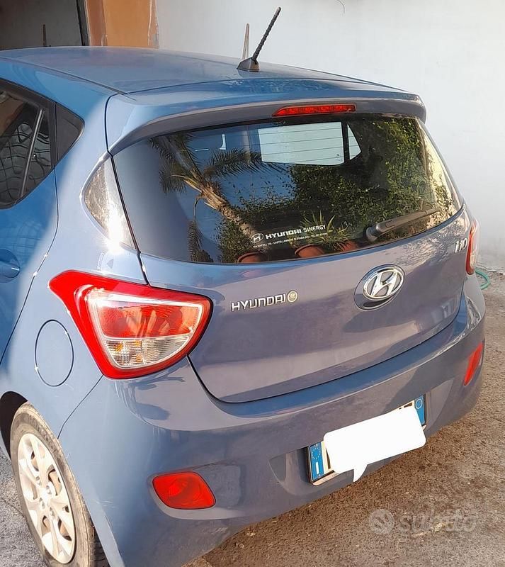 Usata Hyundai i10 66 CV (48 kW) 2015 Blu Utilitaria