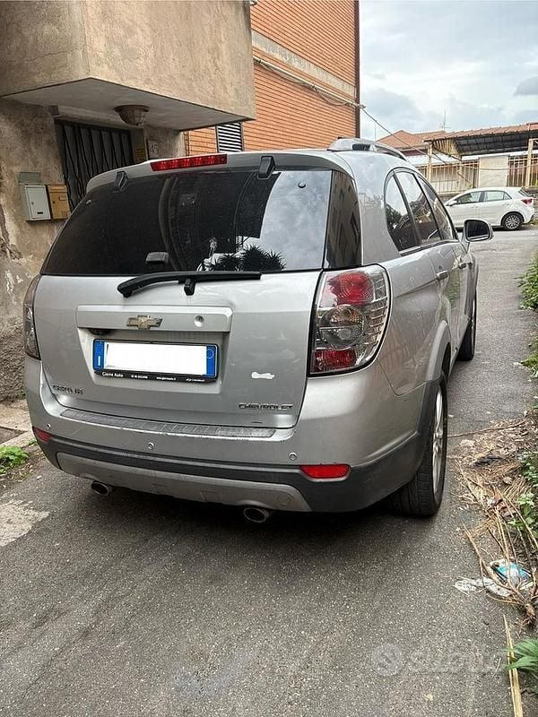 Usata Chevrolet Captiva 184 CV (135 kW) 2011 Grigio SUV
