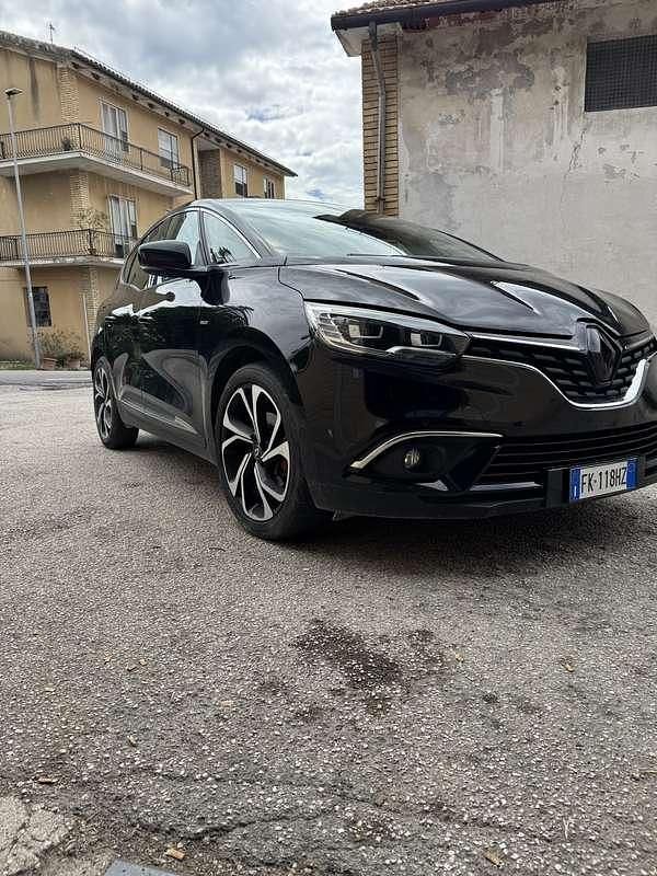 Usata 2017 Renault Scénic IV LIMITED Monovolume | 15.000 € (Cara) - Immagine 1/4