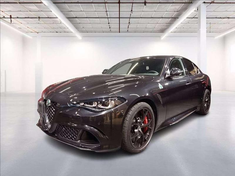 Nuova Alfa Romeo Giulia Quadrifoglio 519 CV (381 kW) 2026 Nero metallizzato Berlina