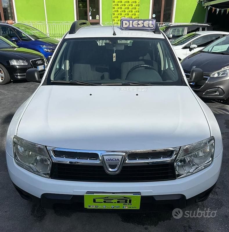 Usata Dacia Duster Lauréate 110 CV (80 kW) 2011 Bianco SUV
