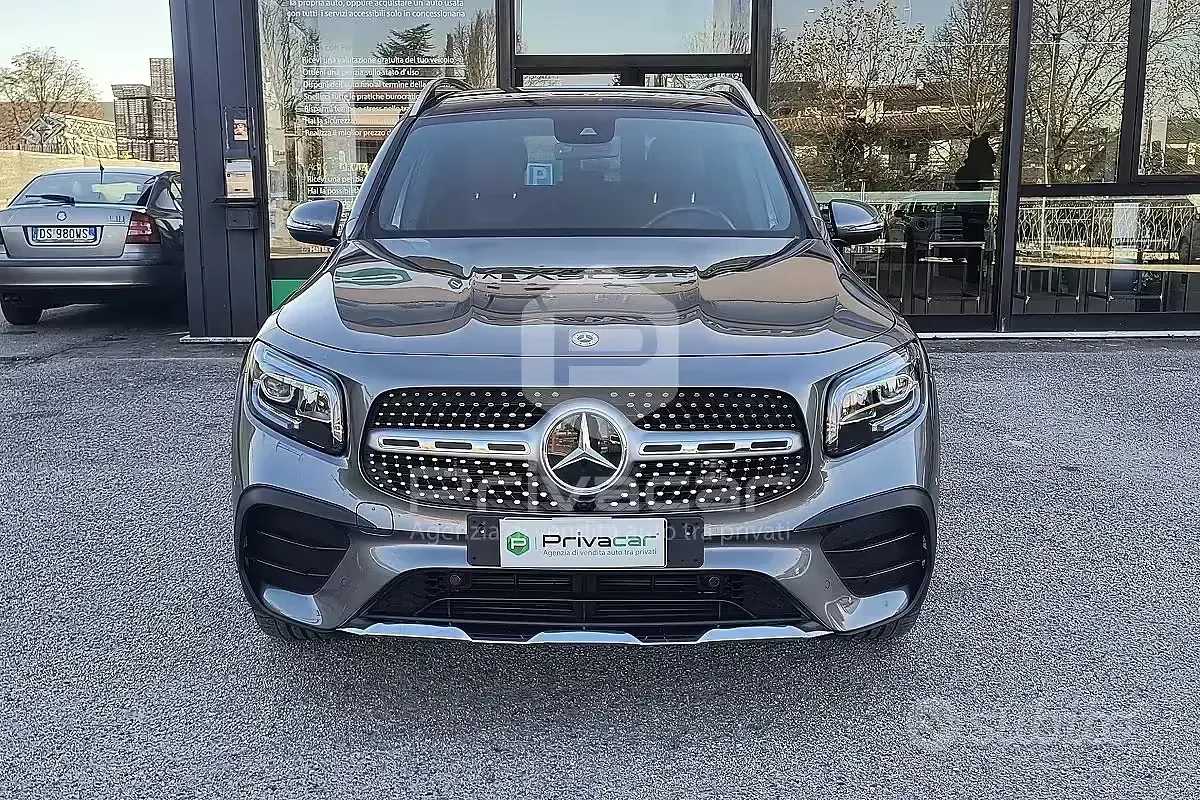 Usata Mercedes GLB200 Premium 150 CV (110 kW) 2023 Grigio SUV