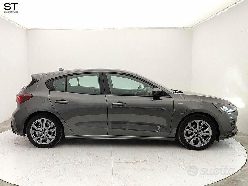 Usata Ford Focus ST-Line 125 CV (91 kW) 2023 Grigio Berlina