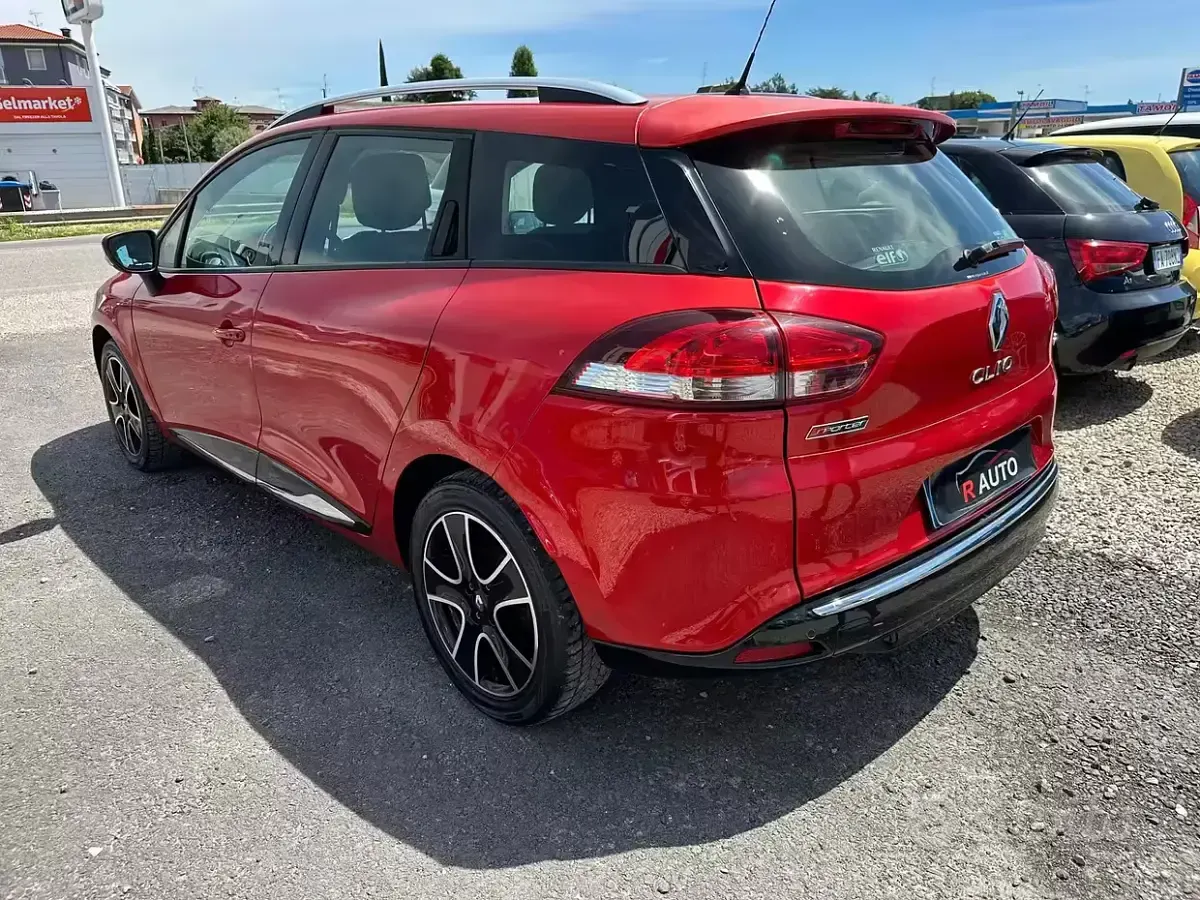 Usata Renault Clio GrandTour 90 CV (66 kW) 2014 Rosso Station wagon