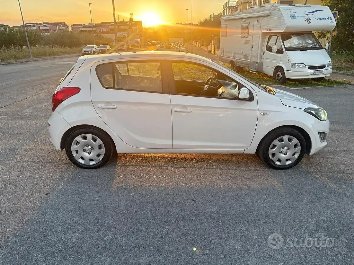 Usata Hyundai i20 85 CV (62 kW) 2013 Bianco Utilitaria