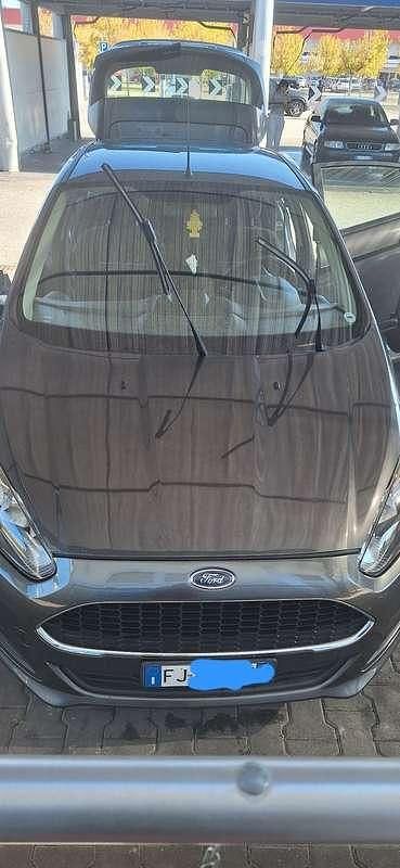 Usata Ford Fiesta Titanium 95 CV (69 kW) 2017 Grigio Utilitaria