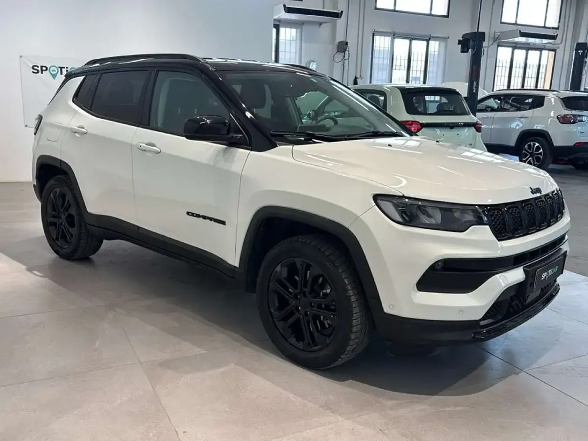 Usata Jeep Compass Night Eagle 190 CV (139 kW) 2022 Bianco SUV