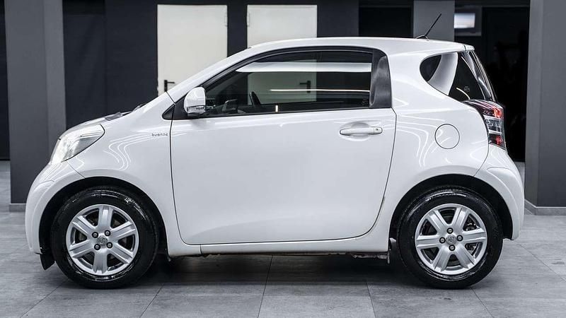Usata Toyota iQ 68 CV (50 kW) 2009 Bianco metall perlato Utilitaria