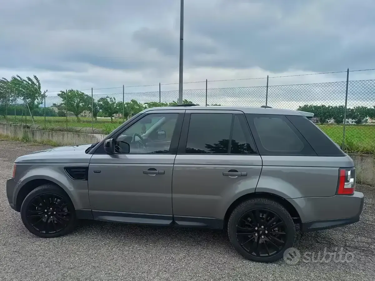 Usado Land Rover Range Rover 245 HP (180 kW) 2010 Cinzento SUV