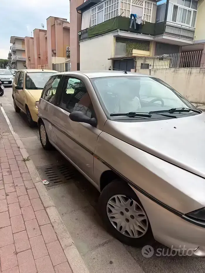 Usata Lancia Ypsilon 54 CV (39 kW) 2001 Utilitaria