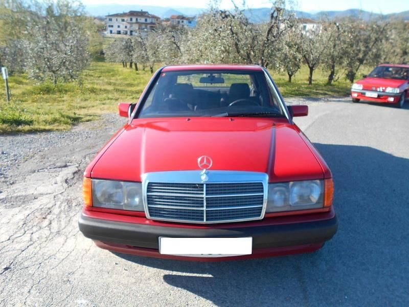 Usata Mercedes E260 203 CV (149 kW) 1991 Rosso Berlina