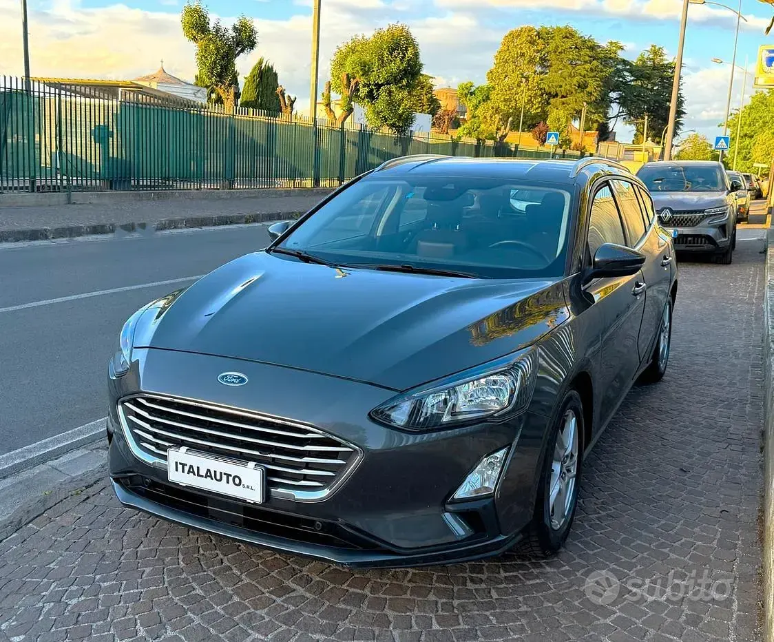 Begagnad Ford Focus Business Edition 120 HK (88 kW) 2021 Grå Kombi