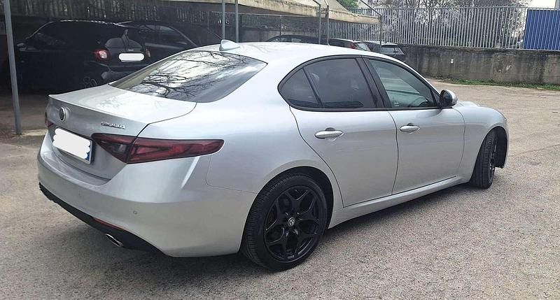 Usata Alfa Romeo Giulia Ti 190 CV (139 kW) 2021 Argento Berlina