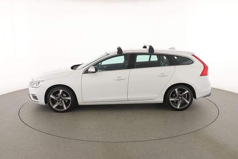 Usata Volvo V60 R-Design Momentum 150 CV (110 kW) 2015 Bianco Station wagon