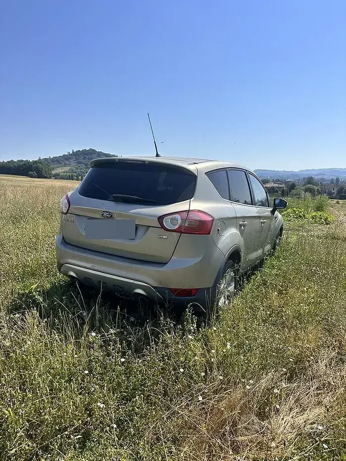 Usata Ford Kuga 136 CV (100 kW) 2008 Verde SUV