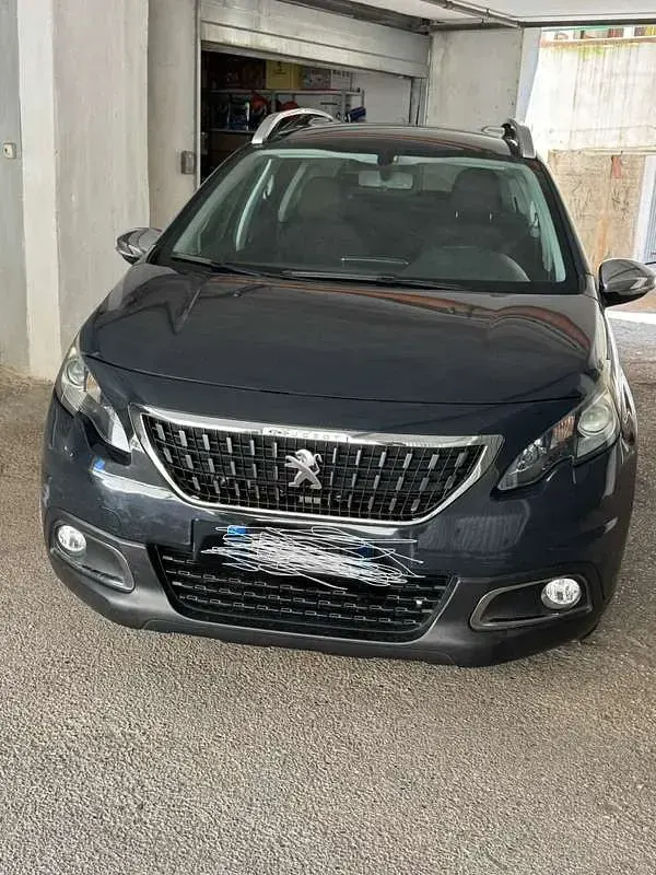 Usata Peugeot 2008 Style 102 CV (75 kW) 2018 SUV