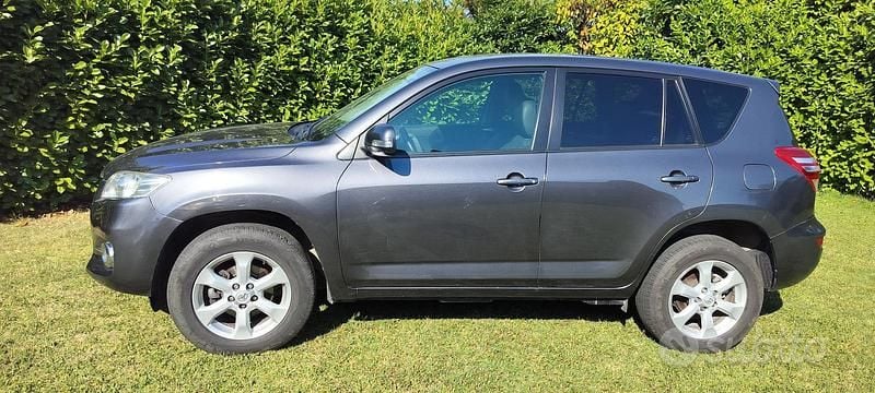 Usata Toyota RAV4 150 CV (110 kW) 2012 Grigio SUV